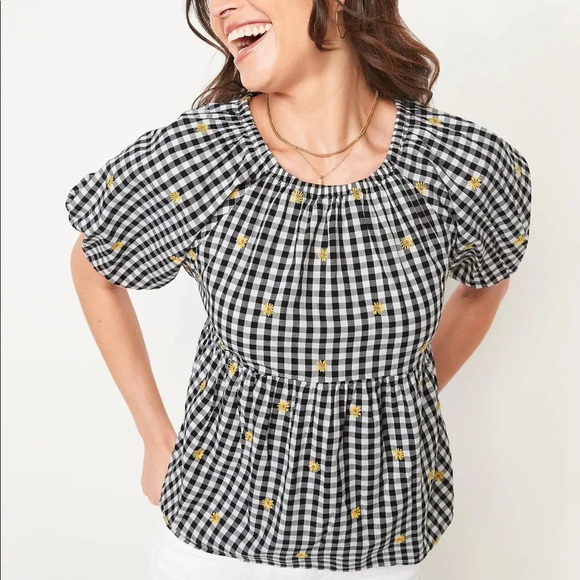 Old Navy Tops - Old Navy black & white plaid peplum top with sunflower embroidery